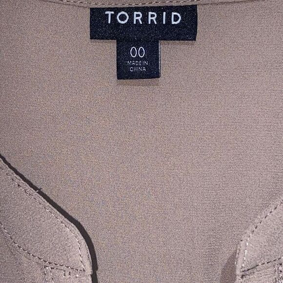 Torrid Women's Brown Pleated Popover Split Neckline Long Sleeve Blouse Size 00 - Picture 4 of 8